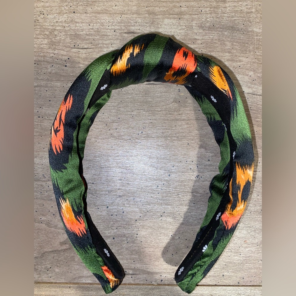 Lele Sadoughi Green Leopard Silk Knotted Headband - perfect condition